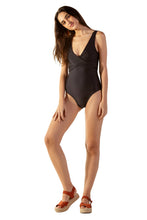 Load image into Gallery viewer, Show One Piece Black