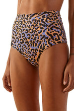 Load image into Gallery viewer, Two Pieces Hot Pant Leopard Reversible