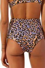 Load image into Gallery viewer, Two Pieces Hot Pant Leopard Reversible